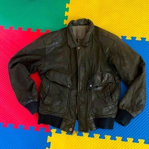 Circa 1990’s vintage men’s small 100% genuine leather bomber jacket